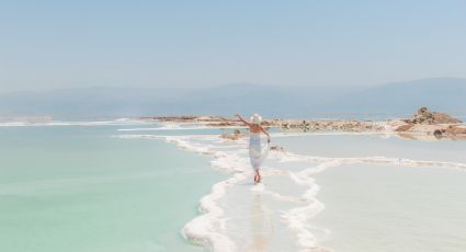 Así es la única playa rodeada de sal en lugar de arena que puedes conocer