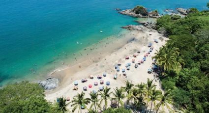 Los Muertos, la playa a la cual llegas al atravesar un cementerio