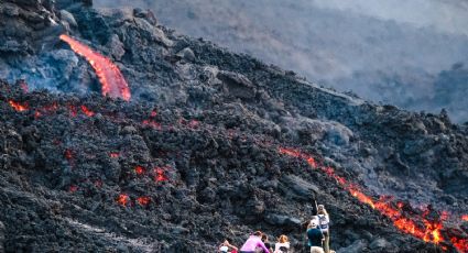 El espectáculo para los viajeros extremos que permite ver lava volcánica