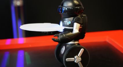 Servicio a la habitación sin contacto: el hotel donde los robots llevan tu comida