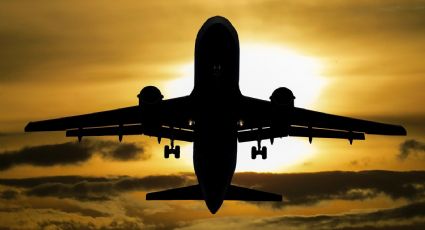 Por qué las aerolíneas sobrevenden sus vuelos y qué puedes hacer