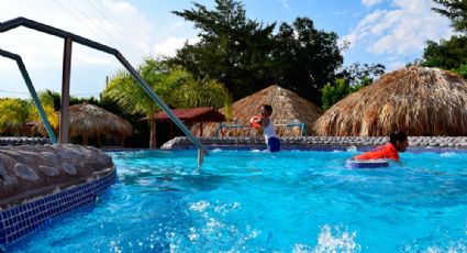 La Cruz, el balneario de aguas termales para disfrutar en familia por $110 pesos