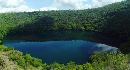 Los Espinos, la alberca natural de aguas turquesa en el interior de un cráter