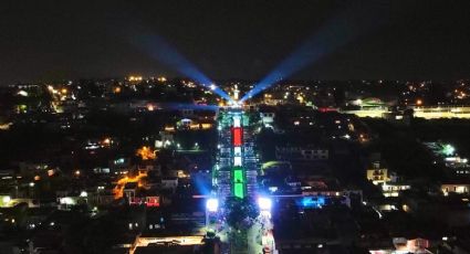 Tlaxcala sorprende con iluminación patria y héroes de la Independencia en escalinatas