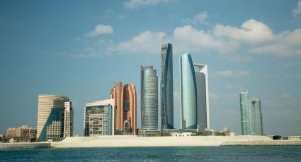 Abu Dabi, la ciudad de los rascacielos que debes conocer si viajas a la Copa del Mundo