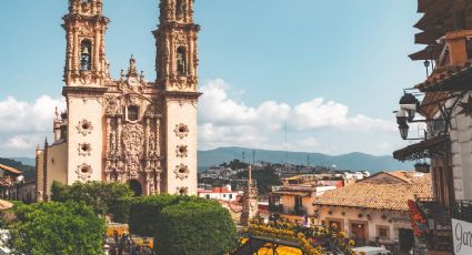 Así es la catrina monumental de cempasúchil que podrás visitar en Taxco en Día de Muertos