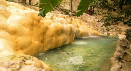 Balneario La Gloria de Tolantongo: Relájate en sus pozas termales a 38 grados de temperatura