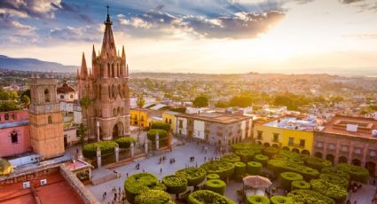 La Navidad invade San Miguel de Allende y así lucen las coloridas calles de esta Ciudad Patrimonio