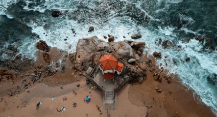 Así es la impresionante iglesia en medio de la playa que deberías conocer