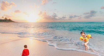 6 Playas de oleaje tranquilo para celebrar en familia este Día del niño