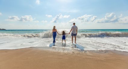 La playa mexicana perfecta para viajar con niños y nadar sin preocuparte