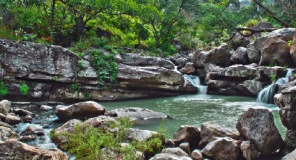 Escapa del calor en este parque con pozas naturales y bellas cascadas entre España y Portugal