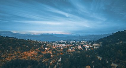 ¡Sí, también tienen! Este es el primer Pueblo Mágico de España entre montañas y barrancos