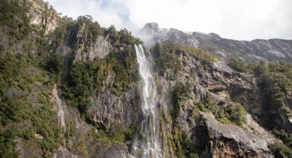 Salto del Agua Llovida, el destino que esconde la cascada del arcoíris eterno en Durango