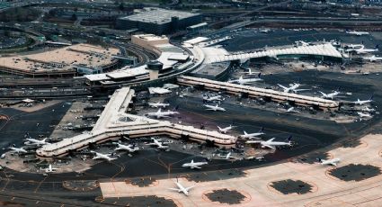 ¿En qué país se encuentra el aeropuerto más grande del mundo y qué vuelos llegan aquí?