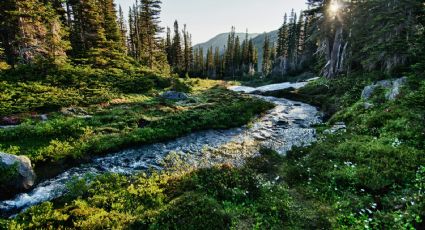 El Pueblo Mágico con un arroyo rodeado de pinturas rupestres y hermosos paisajes naturales