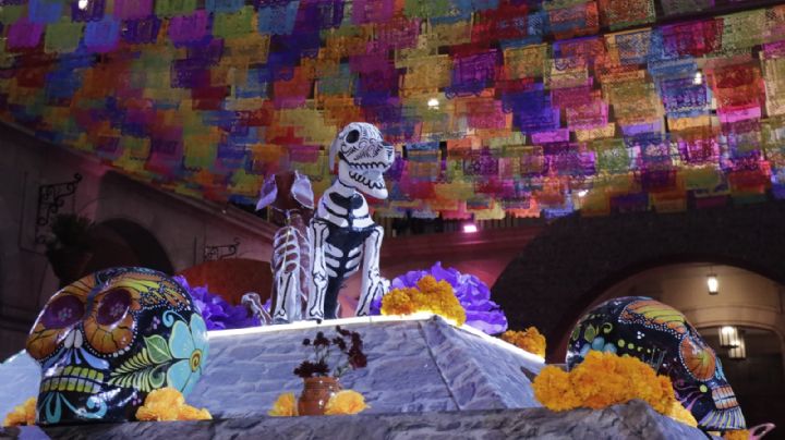 Día de Muertos Edomex: Visita la Ofrenda Monumental en Toluca con 5 catrinas y la Pirámide del Sol