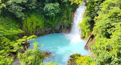 El “enigma” del maravilloso Río Celeste en Costa Rica