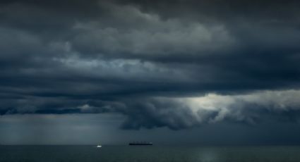 ¡De miedo! El momento en que un crucero pierde estabilidad en altamar