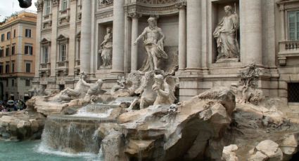 ¡Sin lanzar monedas! Fontana di Trevi: Por mantenimiento inaugura pasarela para turistas