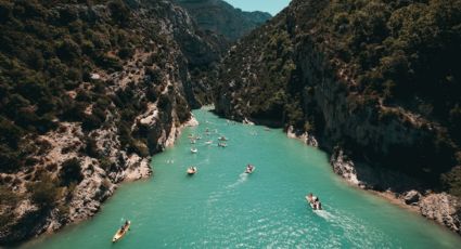 El arco natural de 80 millones de años donde fluyen ríos de agua esmeralda en Chiapas