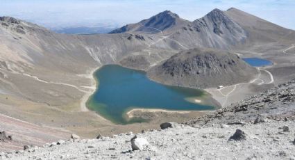El cráter volcánico que resguarda dos lagunas turquesa en su interior que encontrarás en México