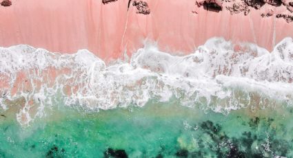 Playas de arena rosa que puedes disfrutar en tus travesías por el mundo