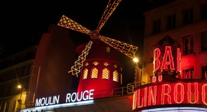 Aspas del emblemático cabaret de París Moulin Rouge se desploman sin causa aparente