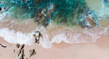 Vacaciones en el mar: Explora la hermosa ‘isla de piedra’ con olas tranquilas para relajarte