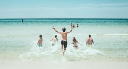 Los trucos fáciles para quitarnos toda la arena del cuerpo durante las vacaciones