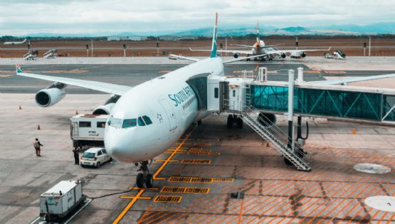 ¿Cuántos años puede trabajar un avión y cómo se mide su edad de servicio?