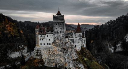 El castillo medieval que puedes conocer y que presuntamente inspiró la leyenda de Drácula