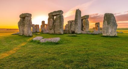 ¿Qué pasó? Stonehenge en Londres recibe una dosis de pintura por protestas: VIDEO