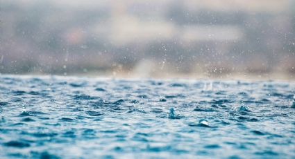 Temporada de lluvias: ¿Qué pasa si te metes a la alberca o al mar cuando está lloviendo?