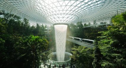 ¿Aeropuerto o parque de diversiones? La terminal que tiene una cascada y diversas atracciones