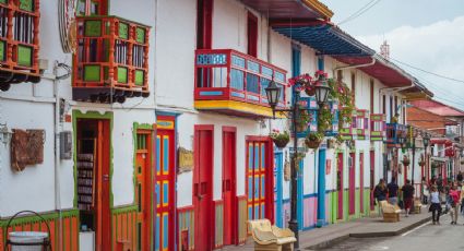El pueblito colombiano entre montañas rodeado con palmeras de 70 metros de altura