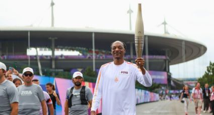 París 2024: Así fue el momento en que Snoop Dogg carga la antorcha olímpica