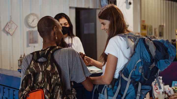 Nómadas digitales: Los pros y contras de hospedarse en un hostal durante un viaje mochilero