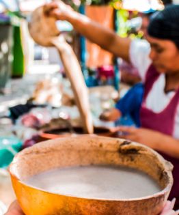 El Pueblo Mágico para probar la tradicional bebida pozol y visitar cascadas