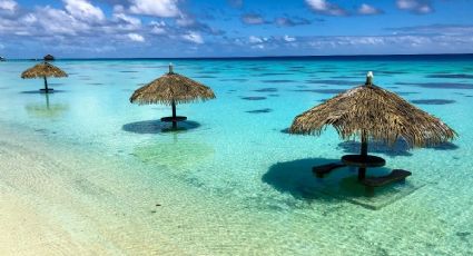 La hermosa laguna con 7 tonos azules que te sorprenderá en tus viajes por el Caribe