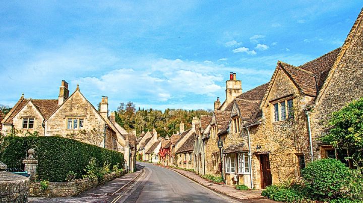 El pueblito inglés que te transportará a la edad media entre paisajes encantadores