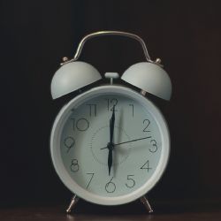 Cambio de horario: ¿Qué estados ajustarán su reloj para invierno 2025?