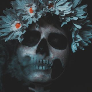 La Catrina en Trajinera llega a los canales de Xochimilco y así puedes conocerla