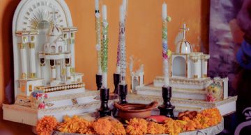 Ofrendas monumentales llegan a Tochimilco para el Día de Muertos