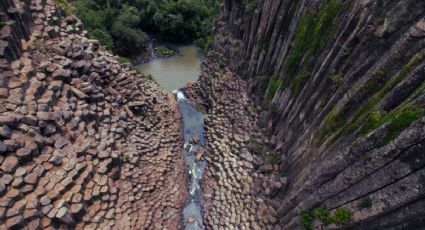 Así son los prismas basálticos de formación milenaria que puedes ver en Hidalgo