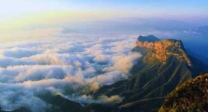 El Pueblo Mágico de Querétaro que esconde cascadas, cañones y miradores entre un mar de nubes