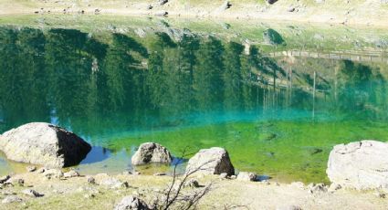 ¿Cómo llegar en autobús al Pueblo Mágico de Nayarit con múltiples manantiales y aguas termales?
