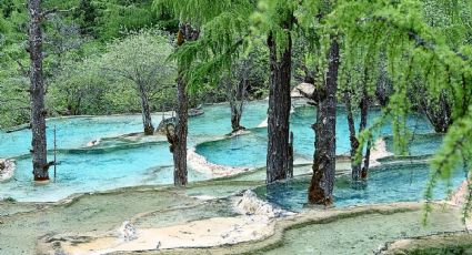 ¿Cómo llegar a las aguas termales cercanas a un Pueblo Mágico de Morelos entre cabañas?