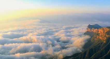El Pueblo Mágico de Querétaro con mirador entre nubes y paisajes únicos para vacaciones de invierno