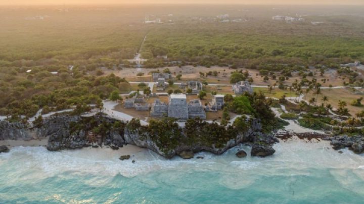 La zona arqueológica con acceso GRATIS a la playa del mar Caribe para ir en vacaciones